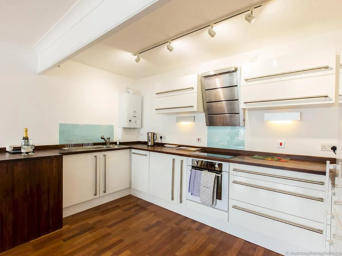 Pass The Keys - New Striking Seaside 2 Bed Flat Heart Of Brighton Apartment