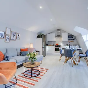 Apartment Contemporary 4 Storey Townhouse -, Brighton