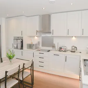 Modern, 2-bedroom Central Flat,9th Floor Southend-on-Sea